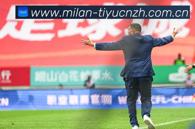 吉拉迪诺足球生涯高光与竞技价值解析:最新赛事动态与深度分析 吉拉迪诺足球生涯高光与竞技价值解析:最新赛事动态与深度分析